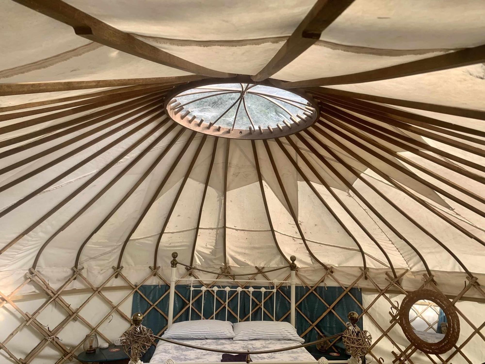 Hotel Ceridwen Glamping, Double Decker Bus And Yurts Llandysul Exterior foto