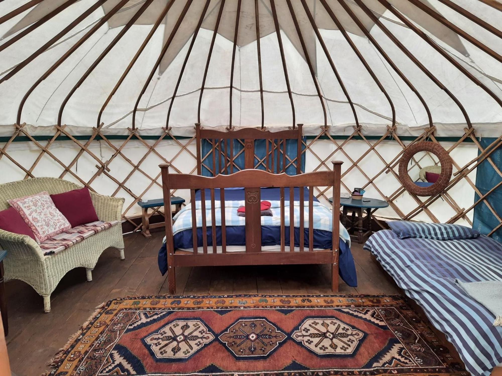 Hotel Ceridwen Glamping, Double Decker Bus And Yurts Llandysul Exterior foto