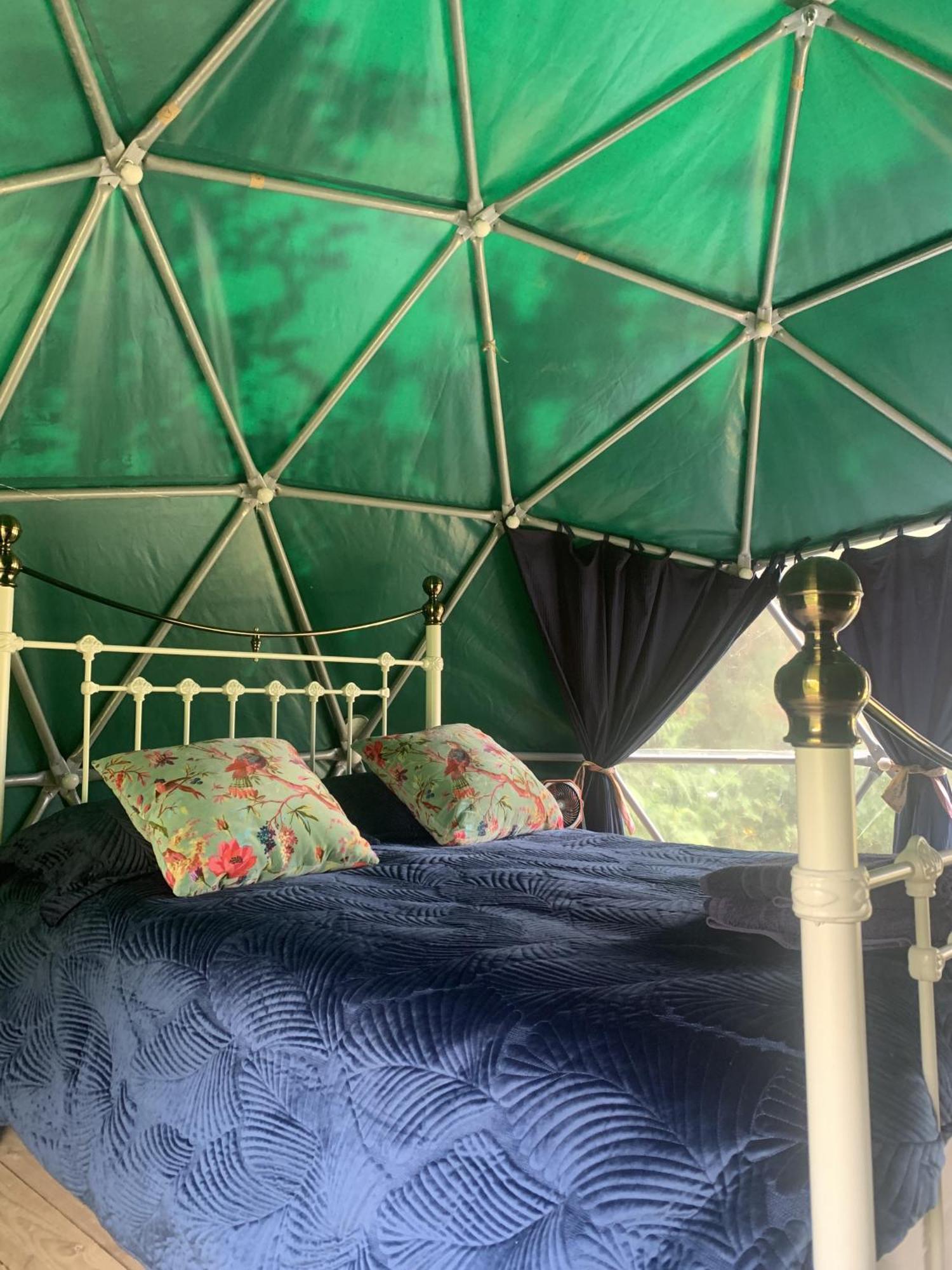 Hotel Ceridwen Glamping, Double Decker Bus And Yurts Llandysul Exterior foto