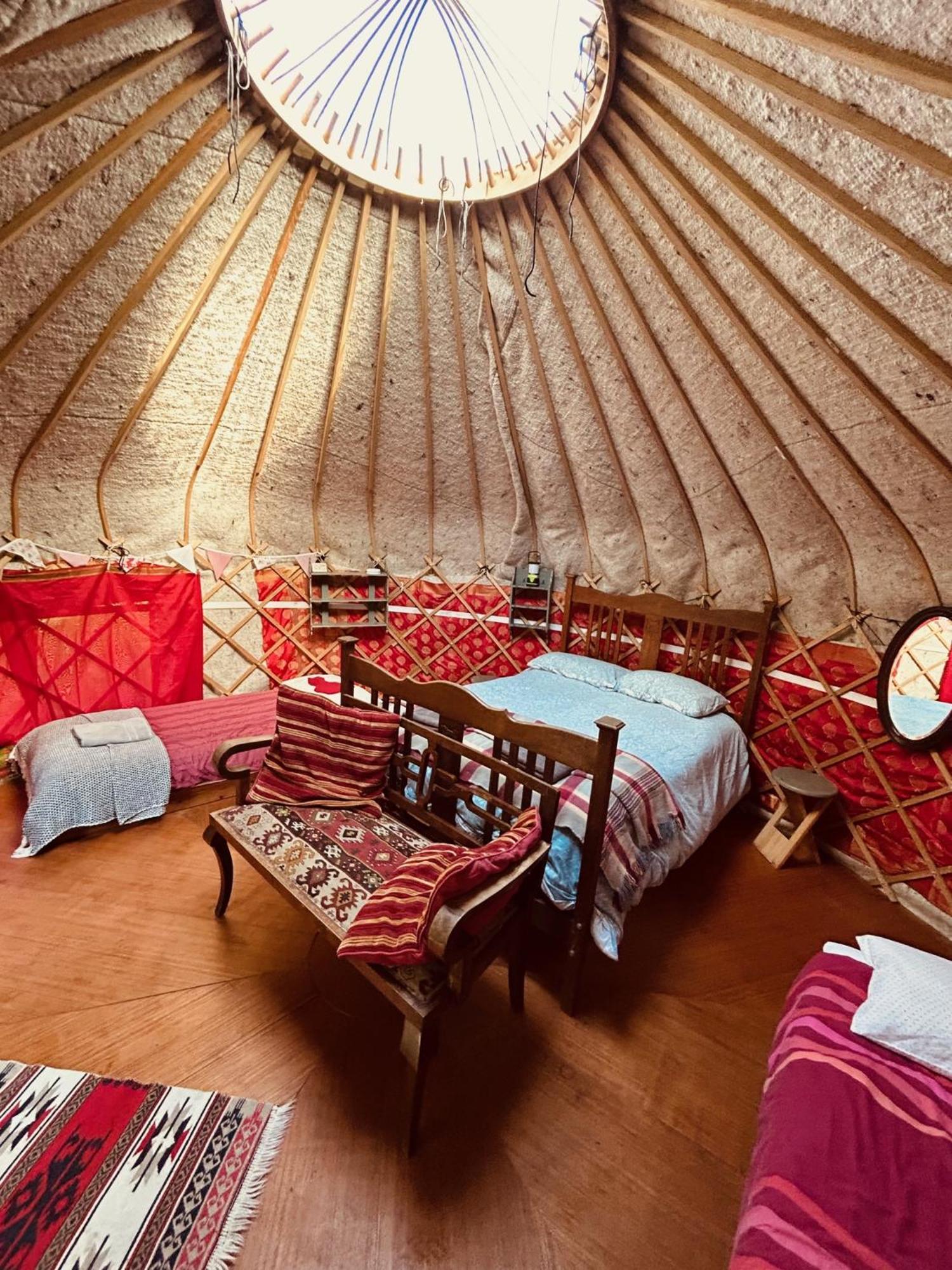 Hotel Ceridwen Glamping, Double Decker Bus And Yurts Llandysul Exterior foto