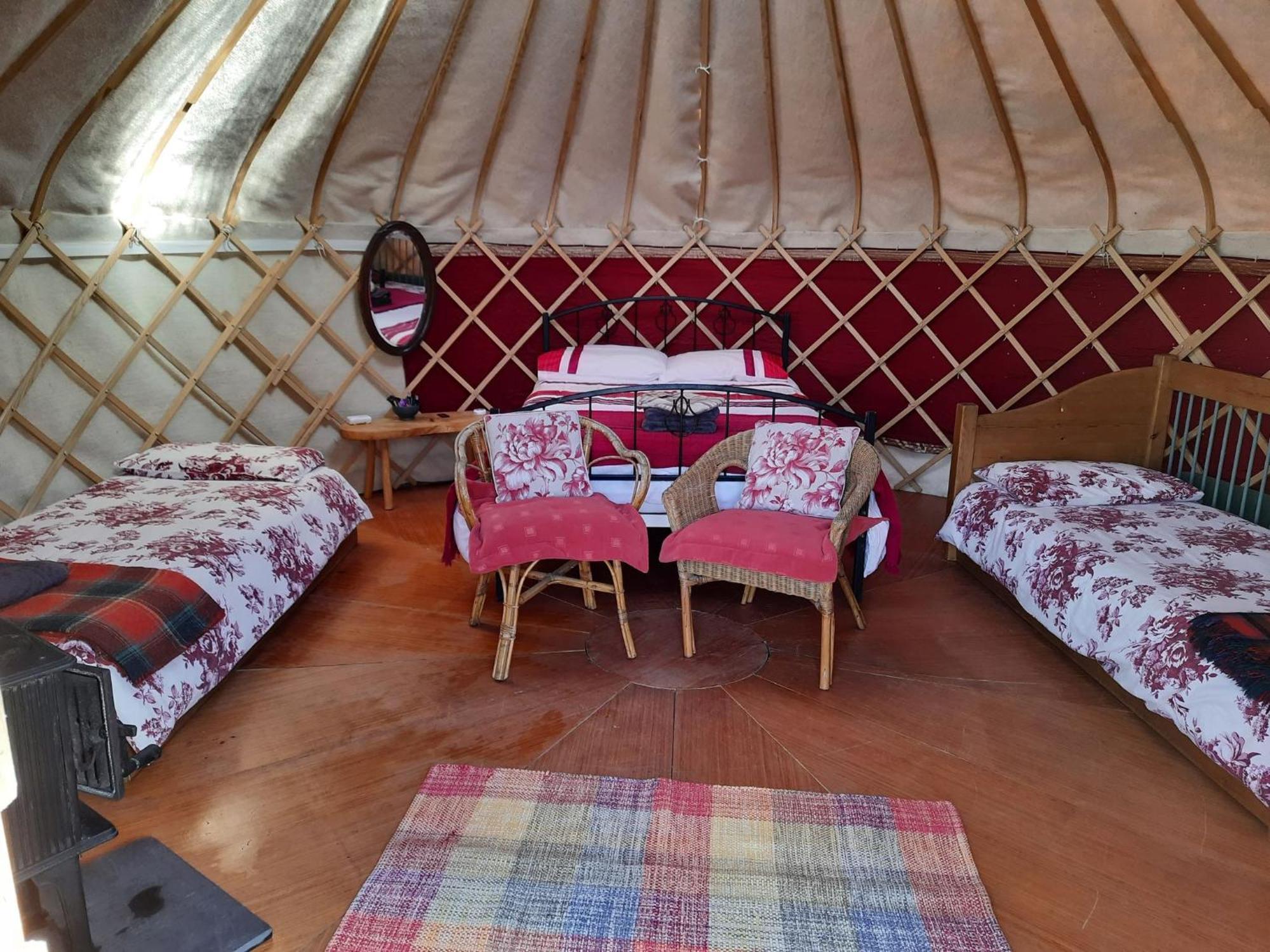 Hotel Ceridwen Glamping, Double Decker Bus And Yurts Llandysul Exterior foto