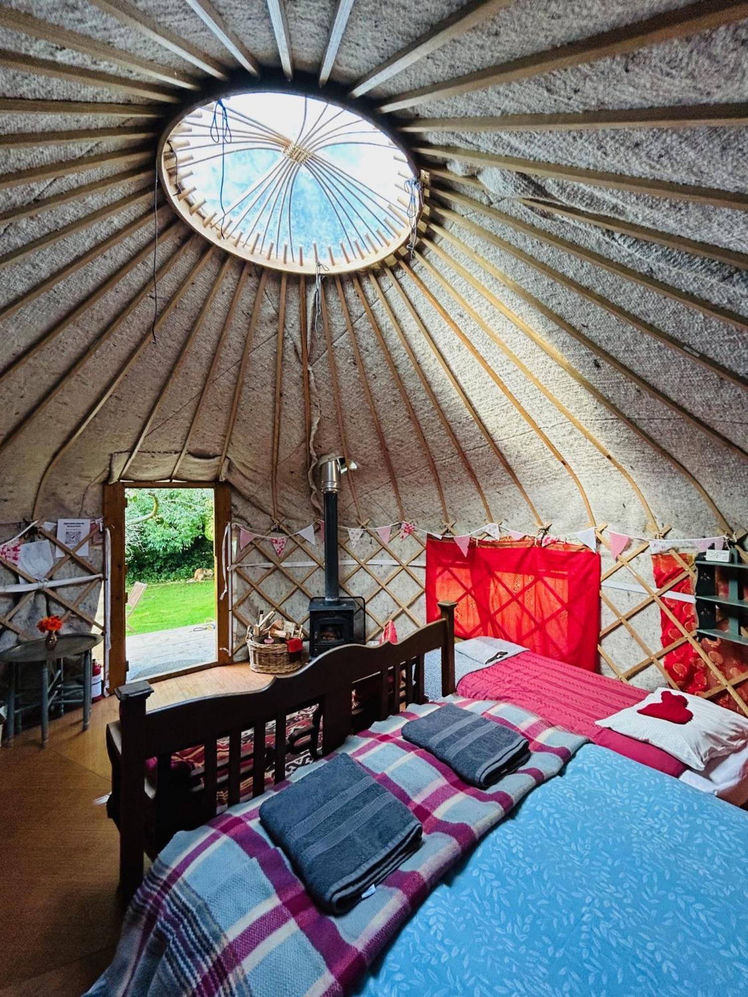 Hotel Ceridwen Glamping, Double Decker Bus And Yurts Llandysul Exterior foto