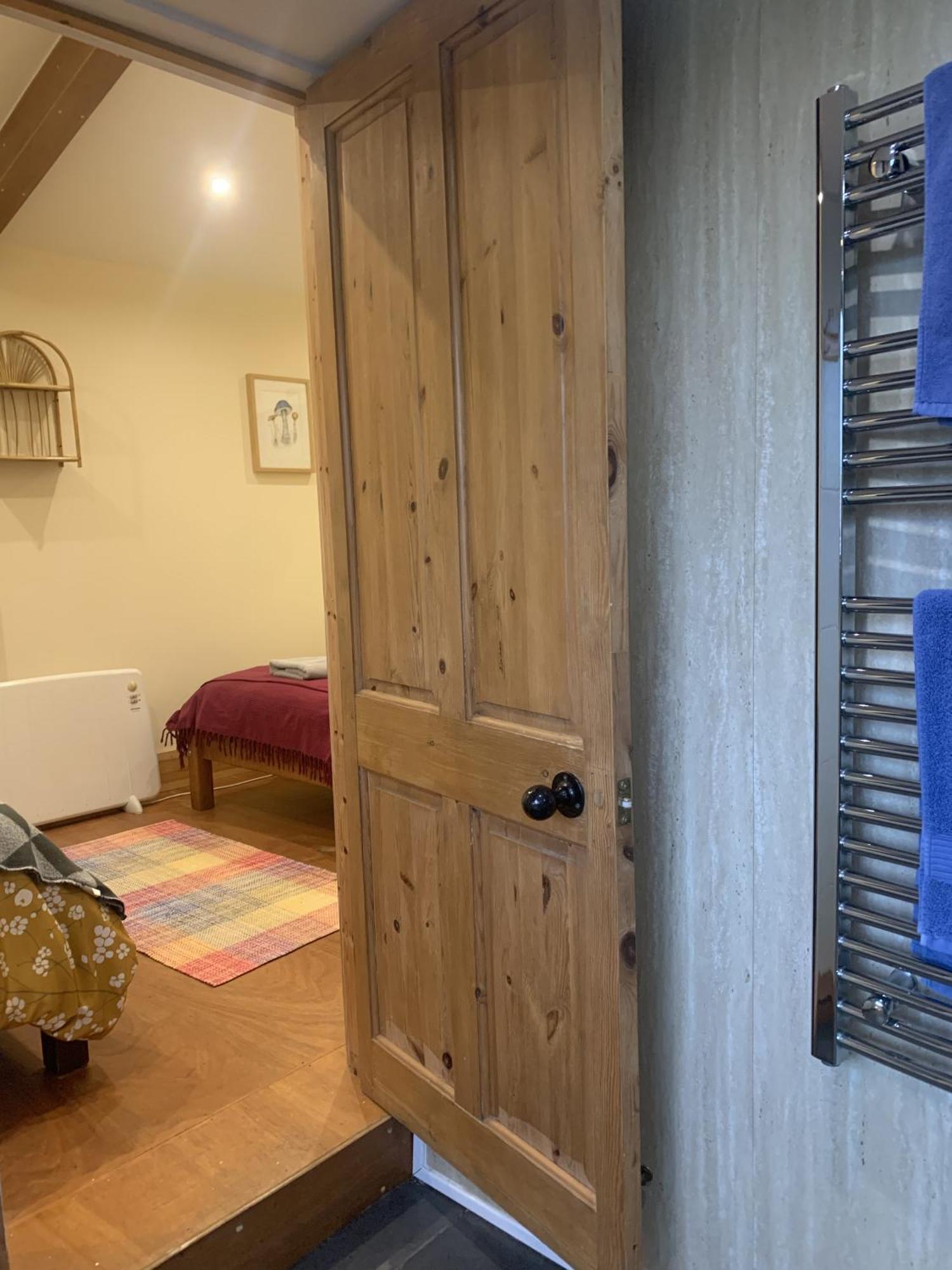 Hotel Ceridwen Glamping, Double Decker Bus And Yurts Llandysul Exterior foto