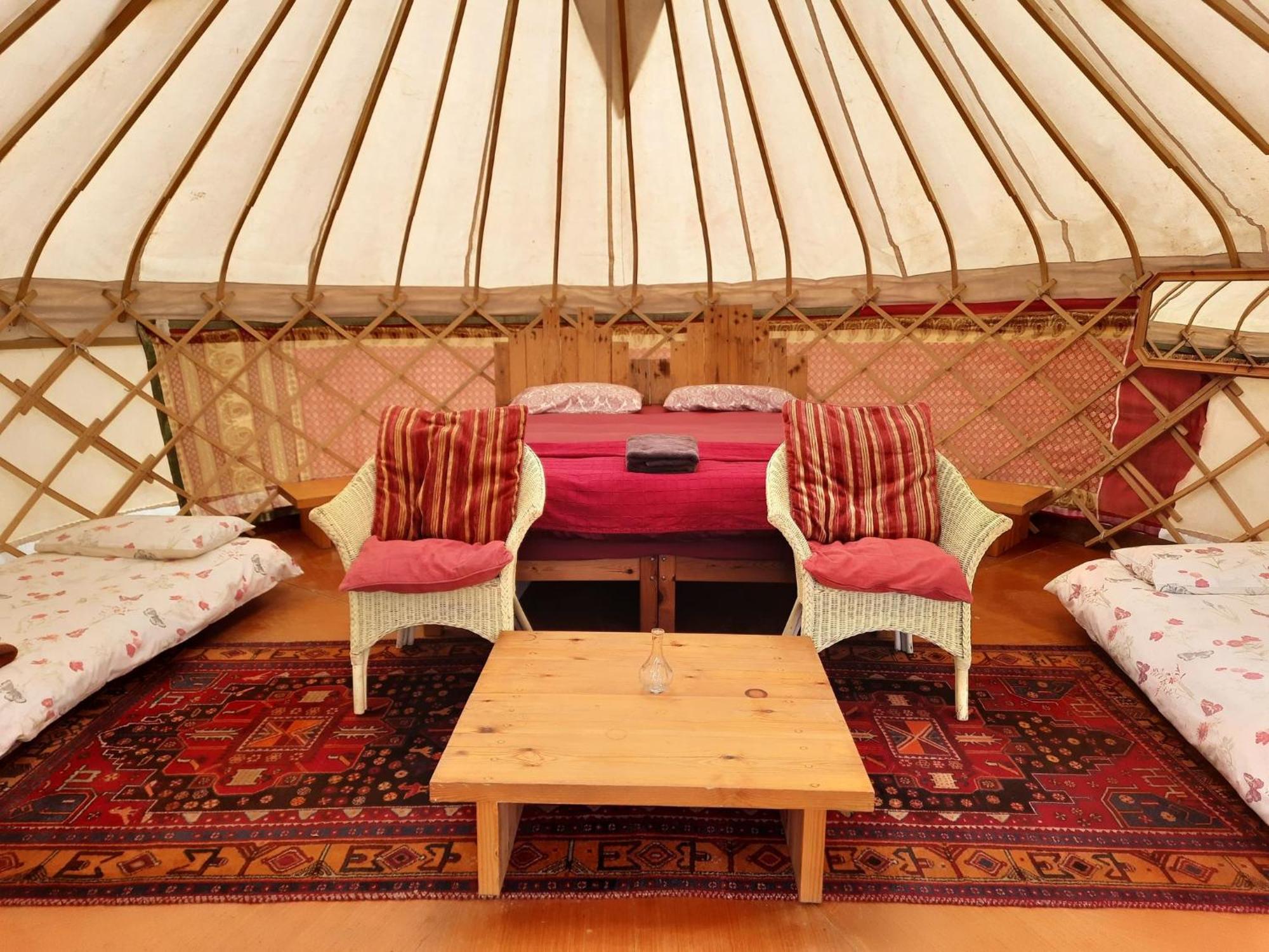 Hotel Ceridwen Glamping, Double Decker Bus And Yurts Llandysul Exterior foto