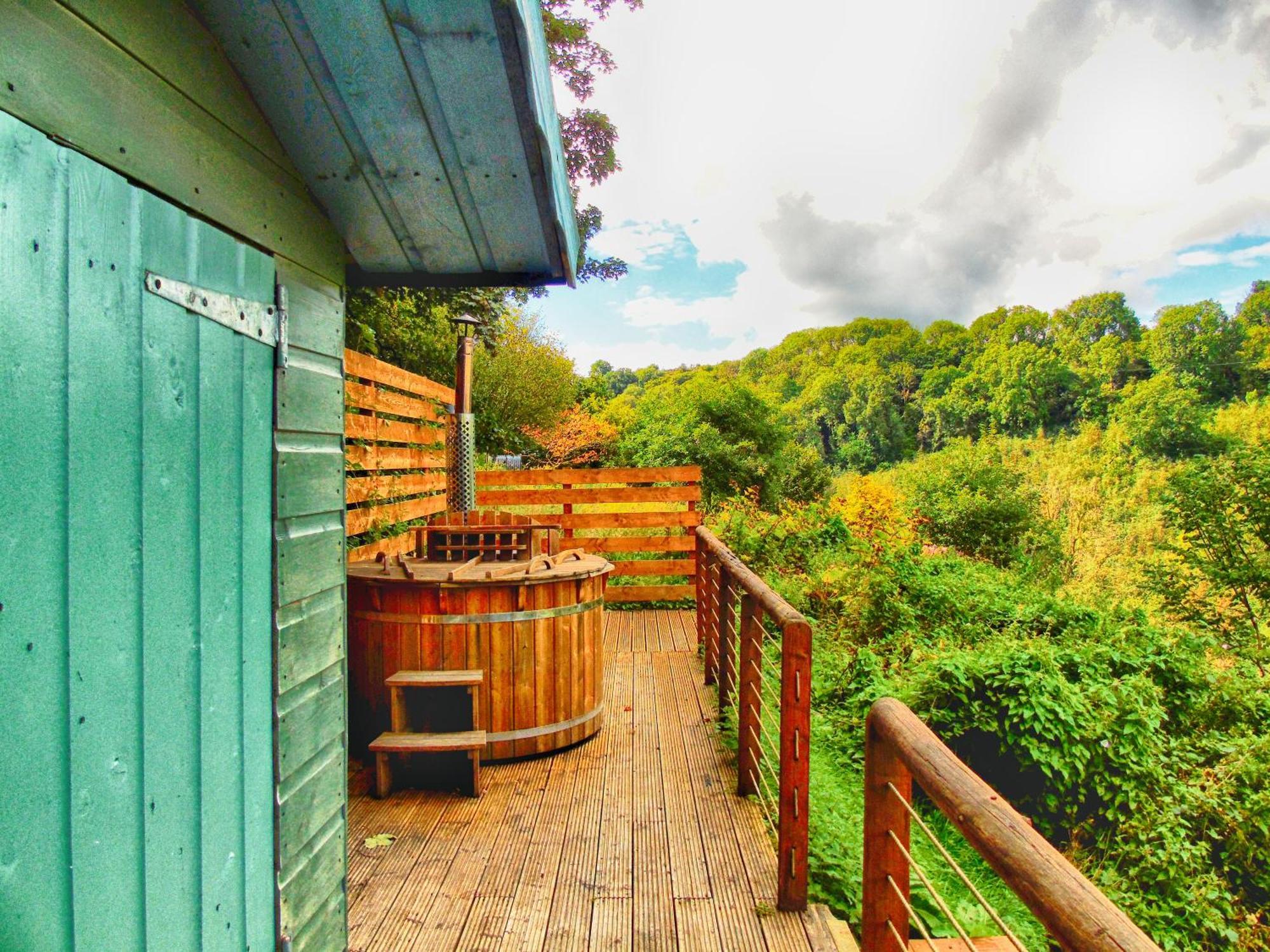 Hotel Ceridwen Glamping, Double Decker Bus And Yurts Llandysul Exterior foto