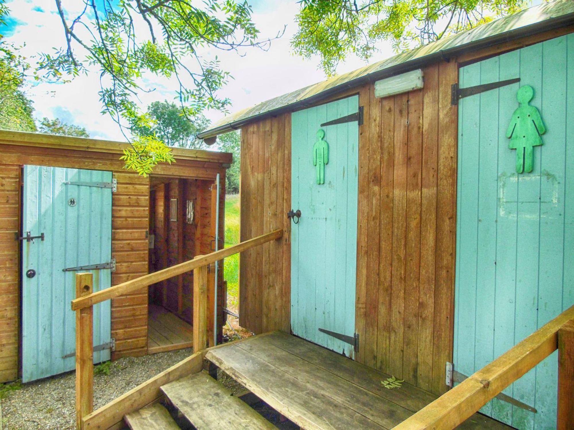Hotel Ceridwen Glamping, Double Decker Bus And Yurts Llandysul Exterior foto