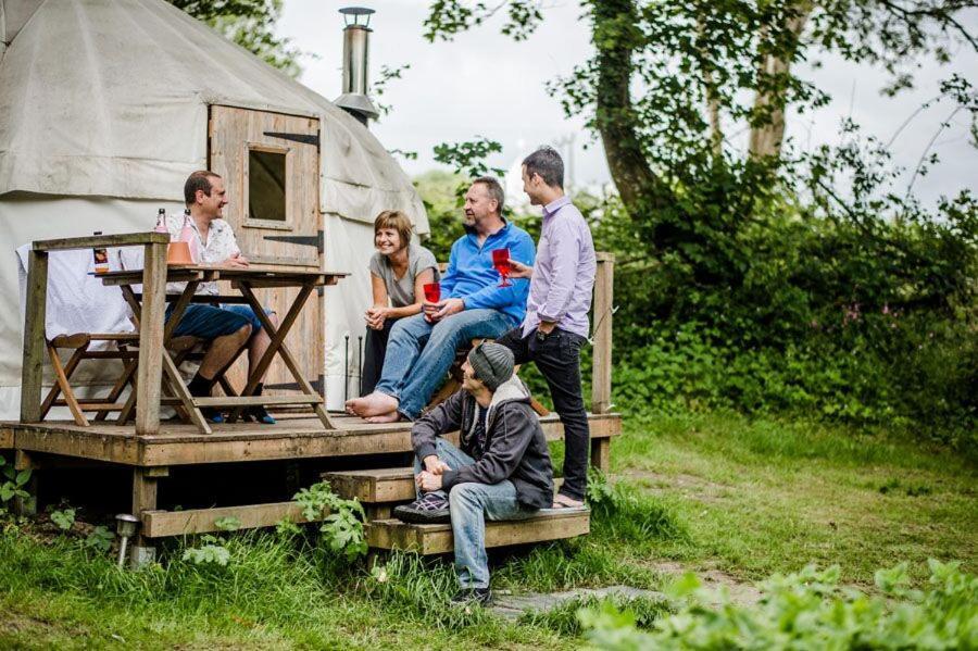 Hotel Ceridwen Glamping, Double Decker Bus And Yurts Llandysul Exterior foto