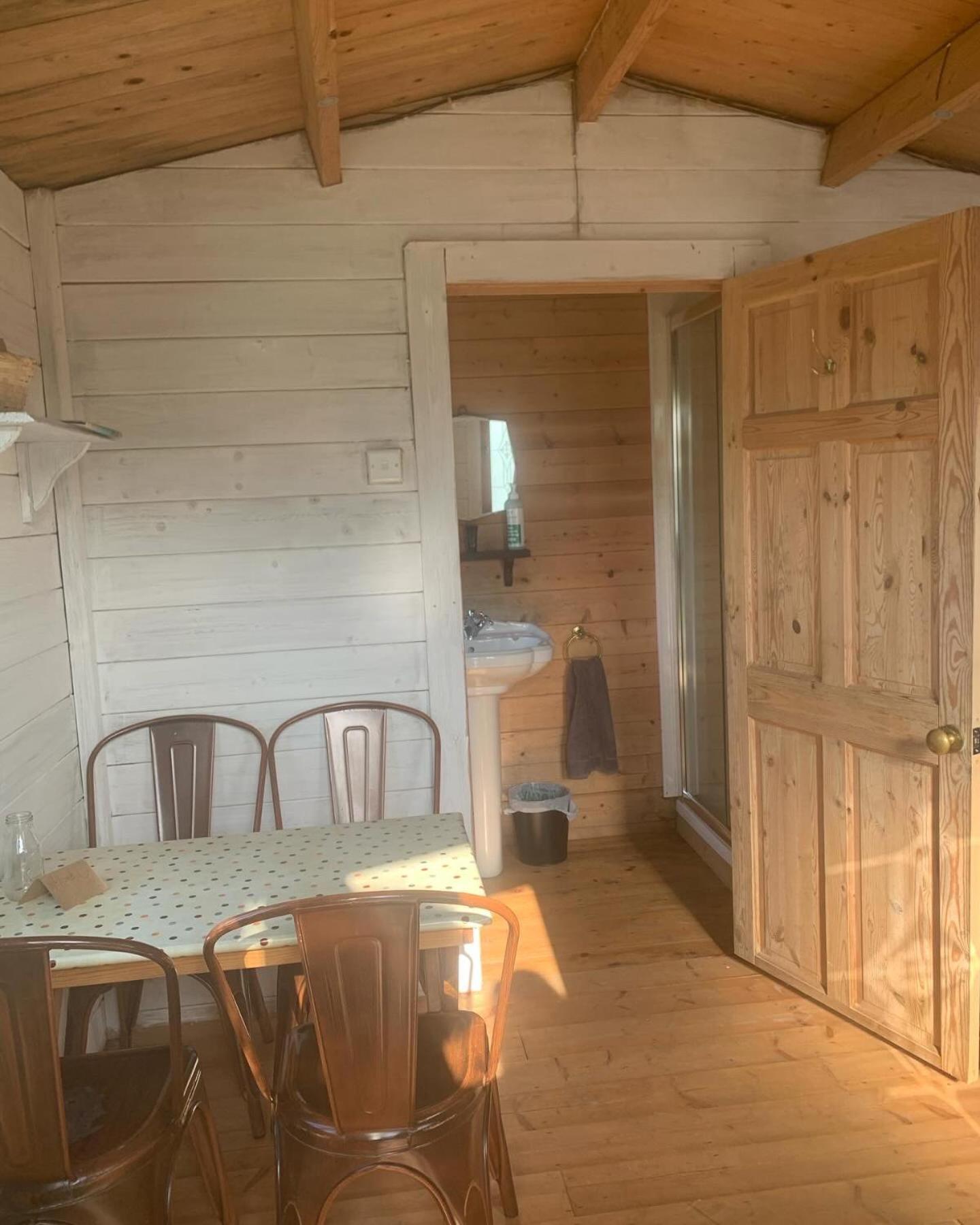Hotel Ceridwen Glamping, Double Decker Bus And Yurts Llandysul Exterior foto
