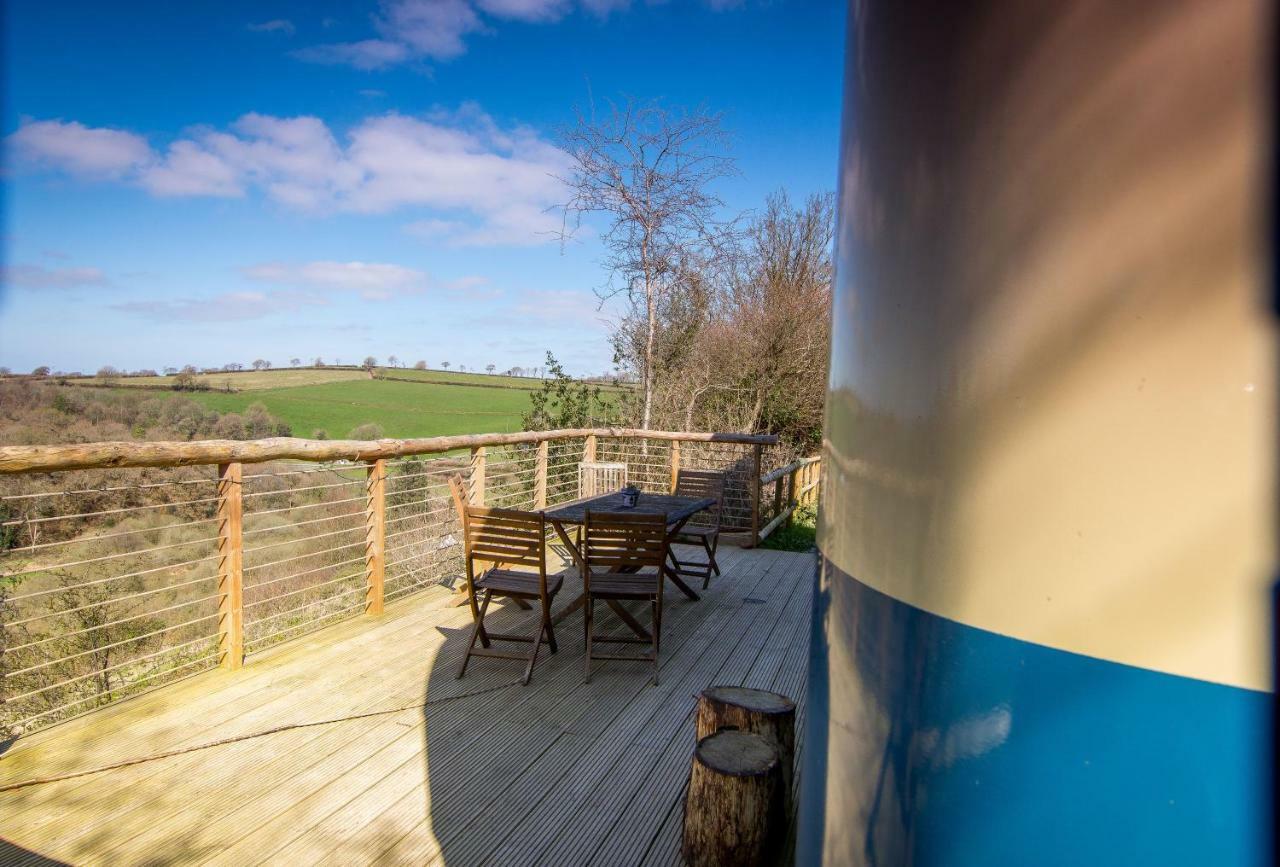 Hotel Ceridwen Glamping, Double Decker Bus And Yurts Llandysul Exterior foto